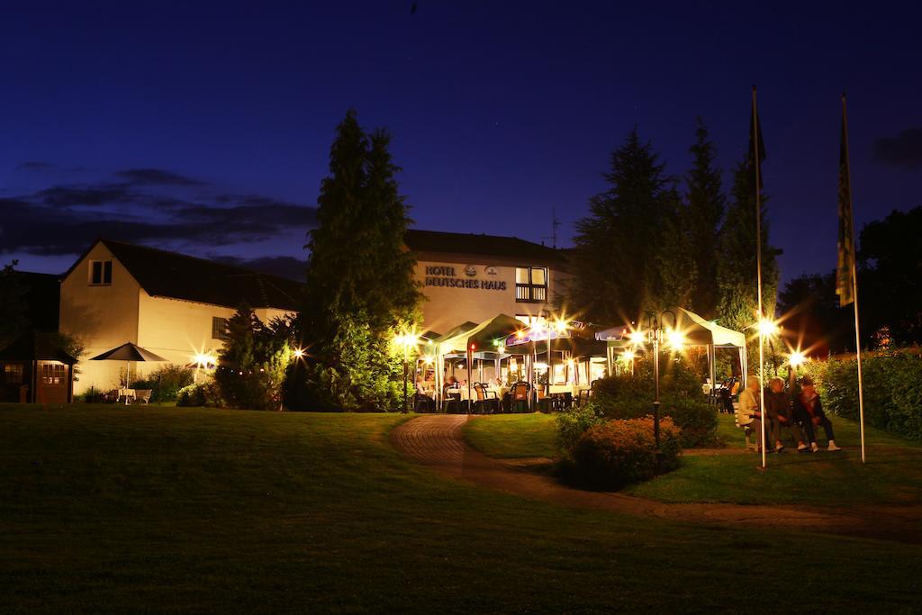 Parkhotel Goldlinde Bodenwerder Exterior photo